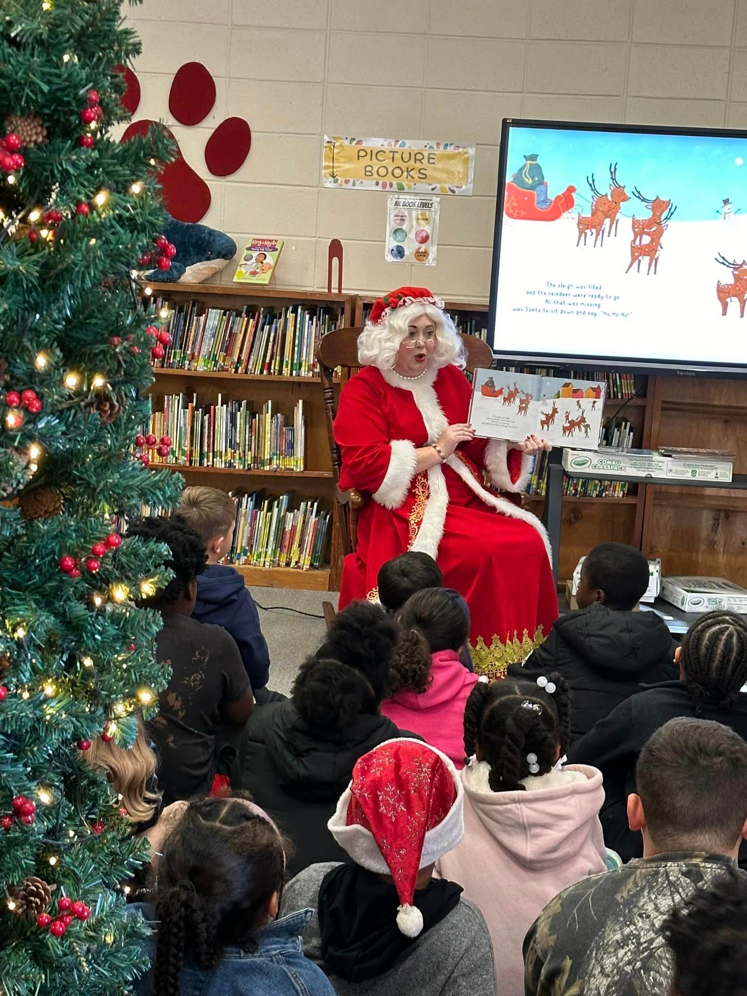 Mrs. Claus visits Luverne Elementary - Luverne Journal | Luverne Journal